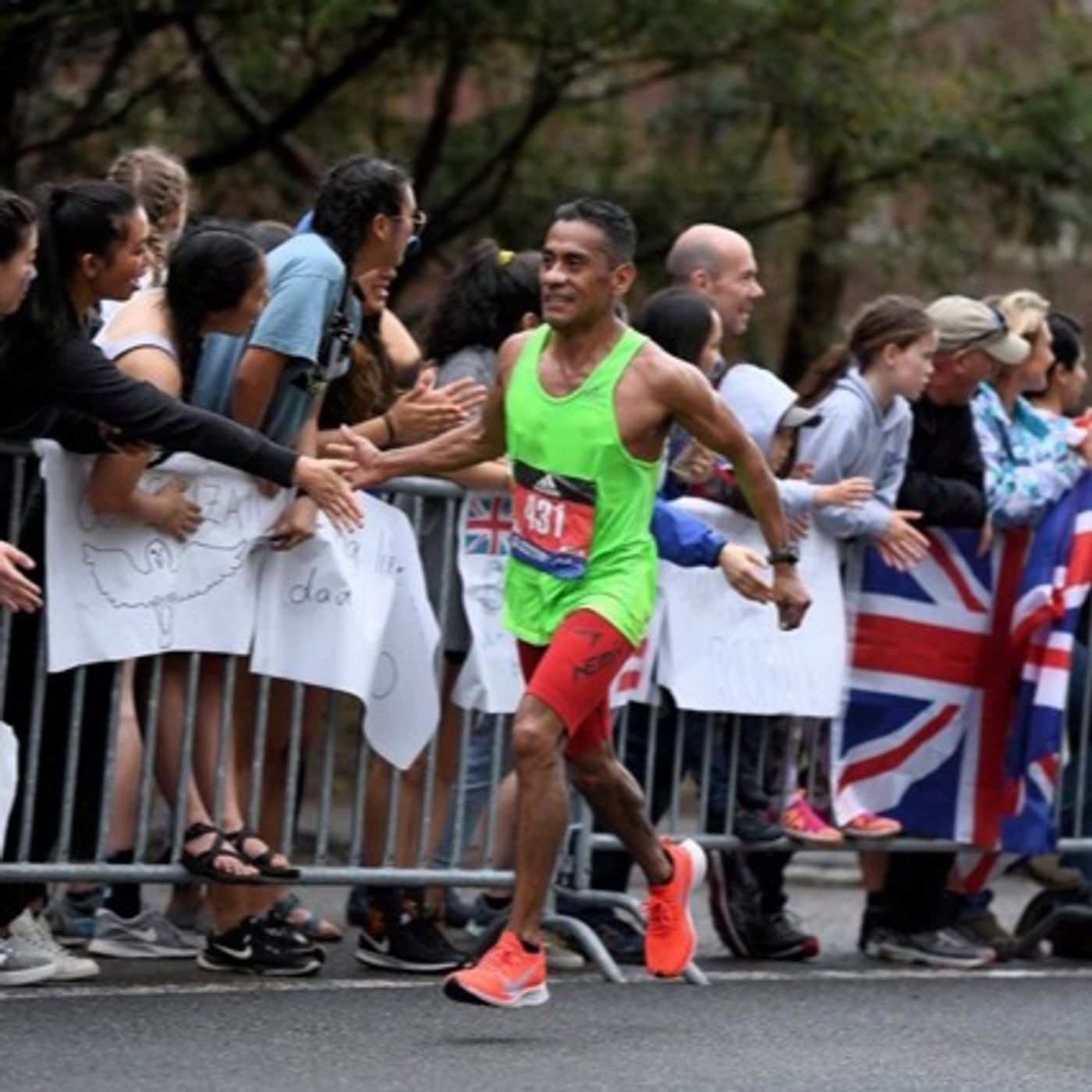 Memo Morales - the Fastest Runner I know (in Spanish and English)