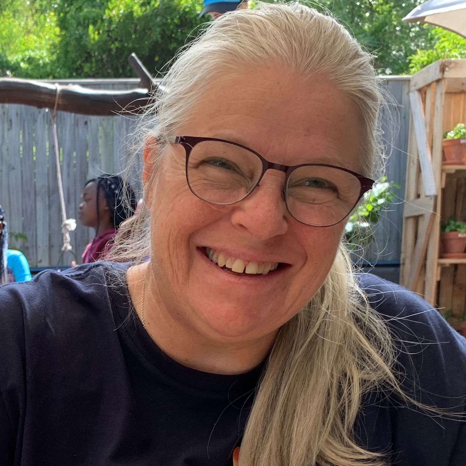 Ep. 421 - Shona McDonald - Founder of ShonaquipSE - Shorten the Queue