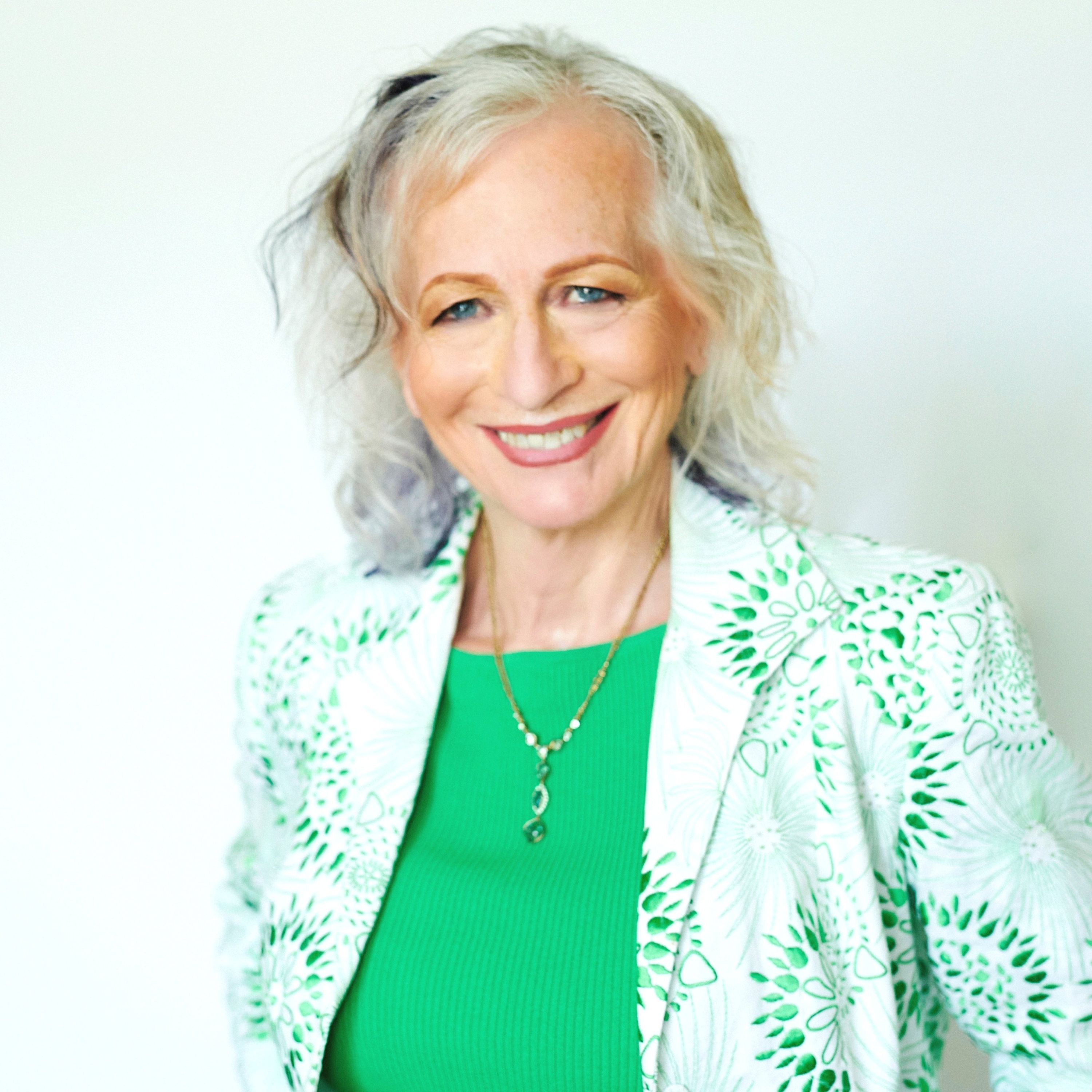 Carol Walkner - Feel lighter with Clairvoyant, Medium, Reiki Master - Ep. 472