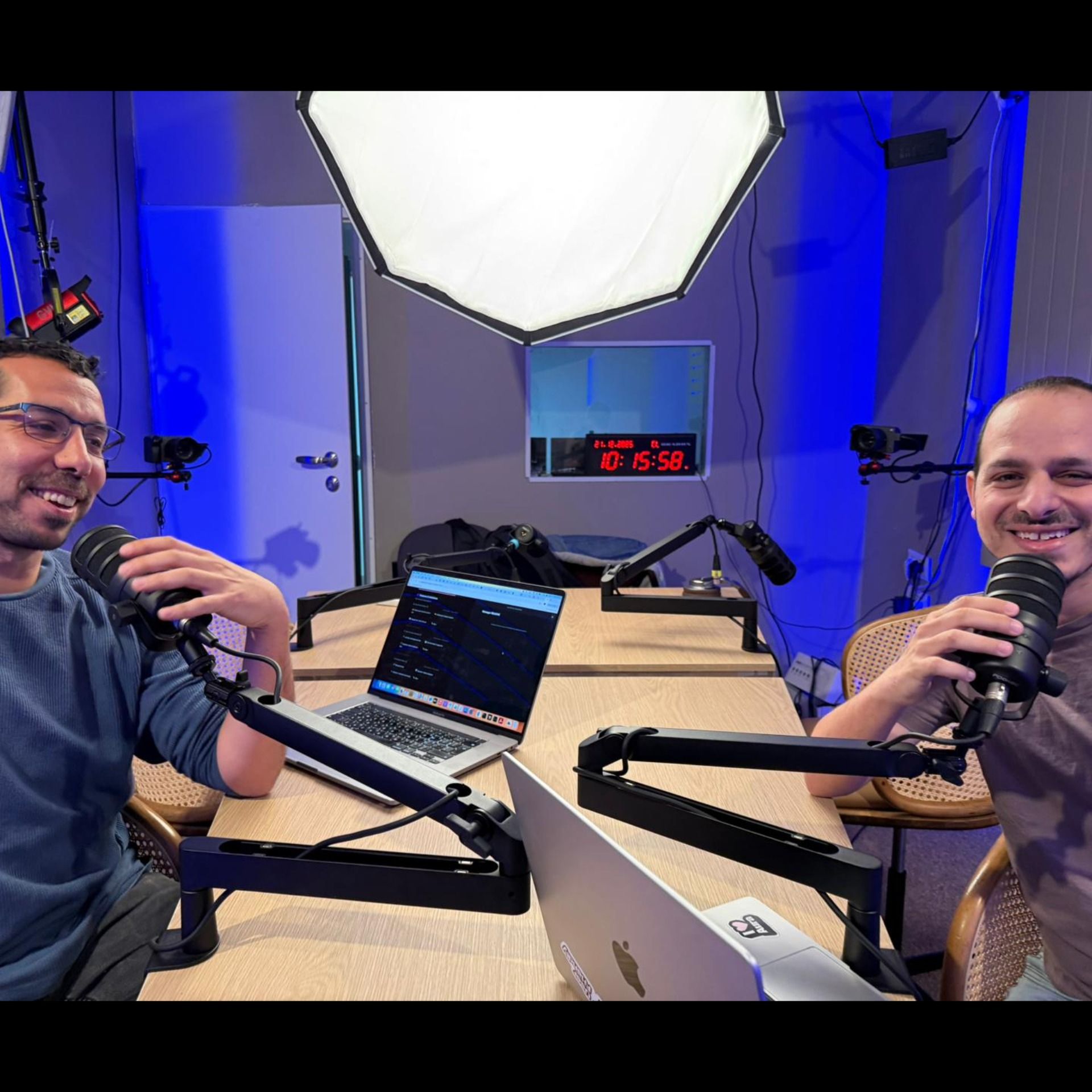 Podcast episode cover art: פענוח האיי.פי.איי שלכם - מבלאק בוקס לאופנסורס