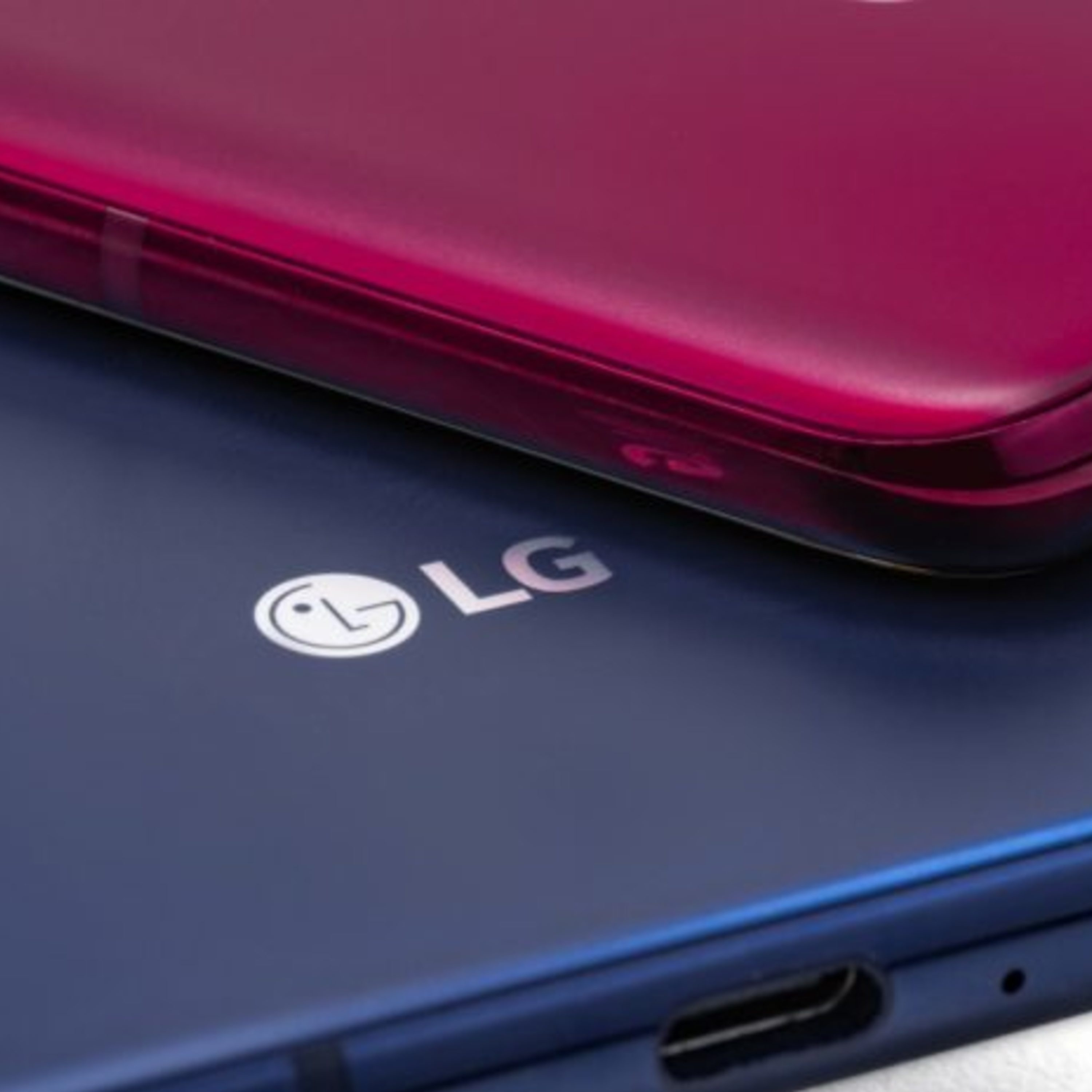 Hot Take: What is LG doing the V40 ThinQ and W7? episode artwork