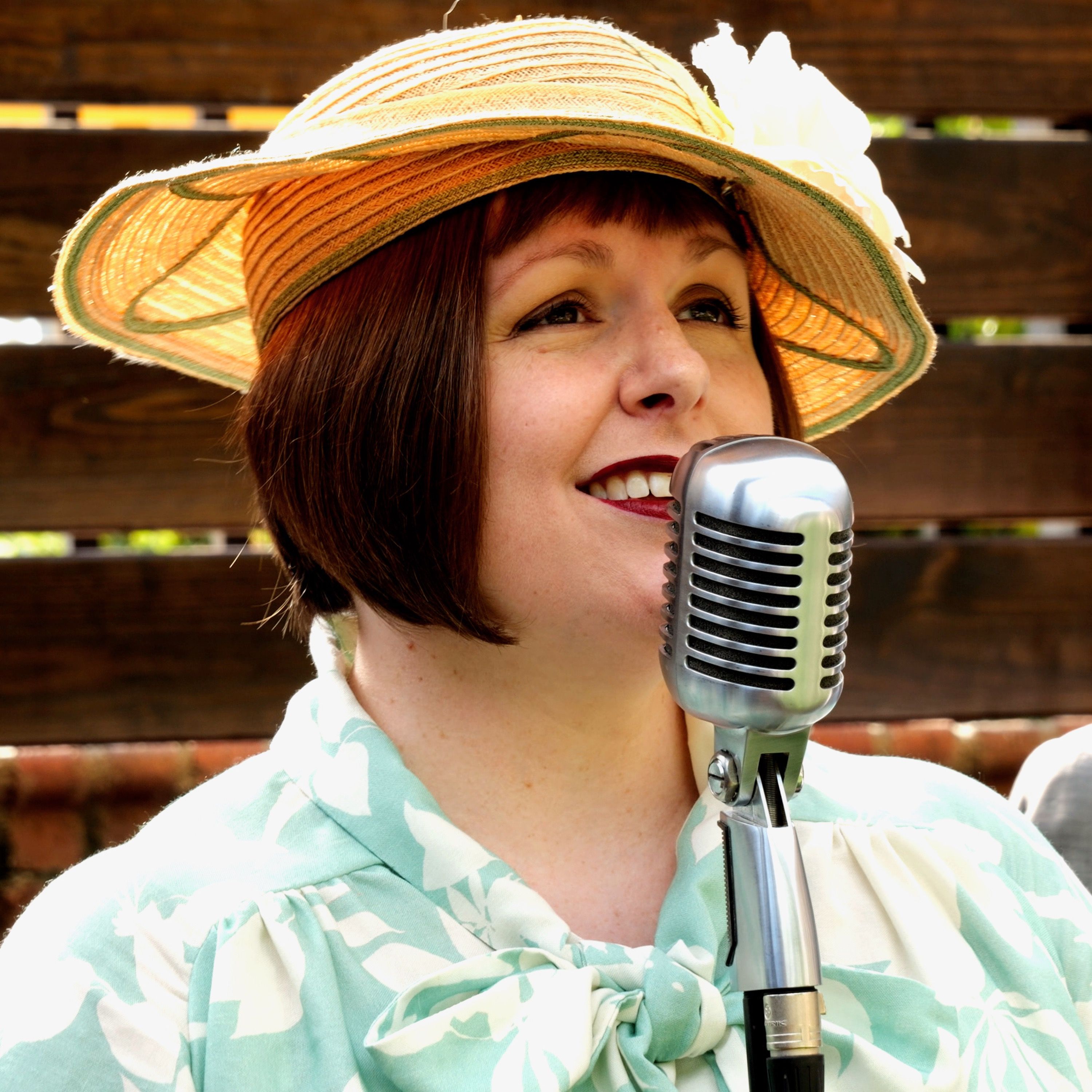 Live recording! Laura Windley, vocalist and bandleader of Mint Julep Jazz Band, on the release of the album Watch the Birdie
