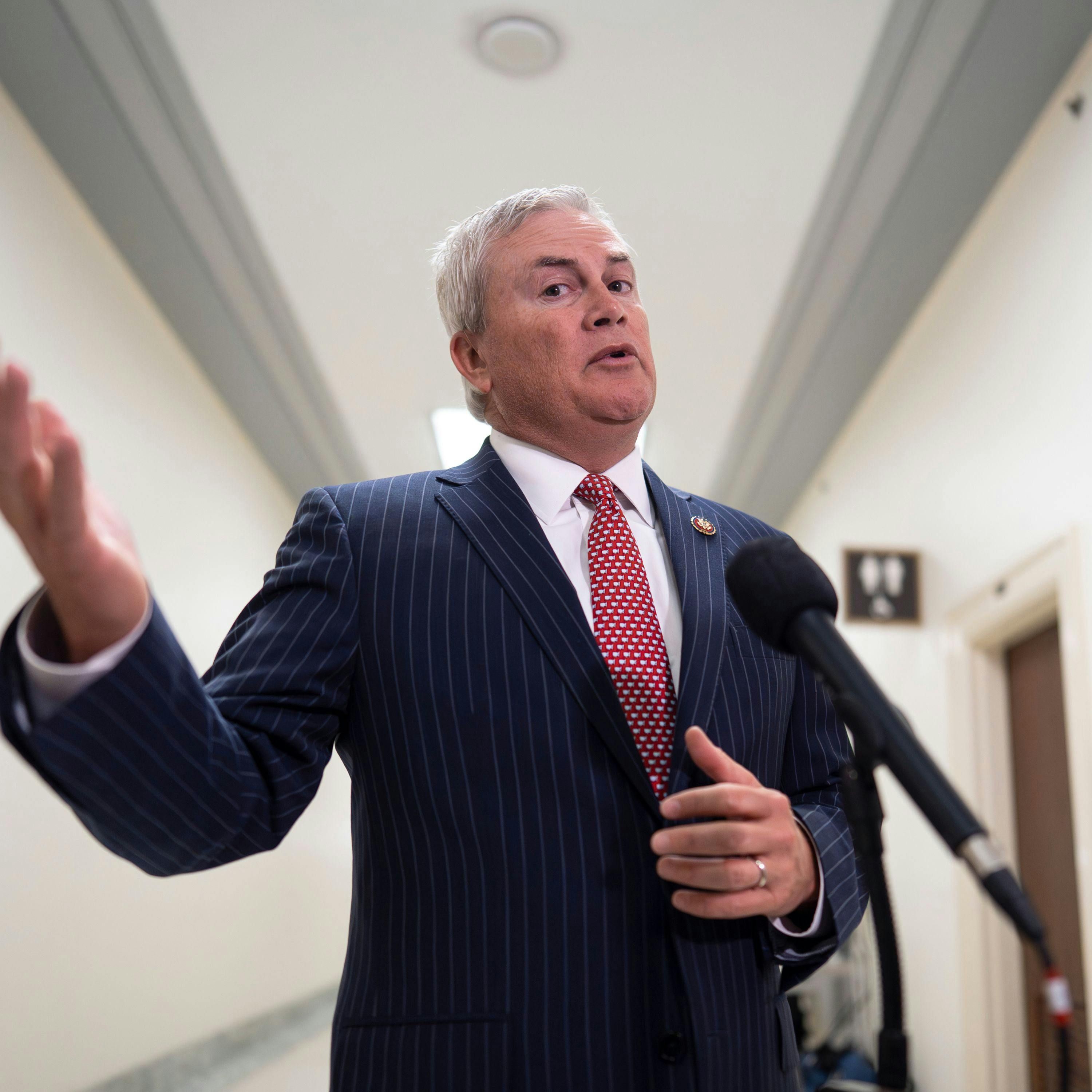 House Subpoenas Clintons, DOJ in Epstein Investigation