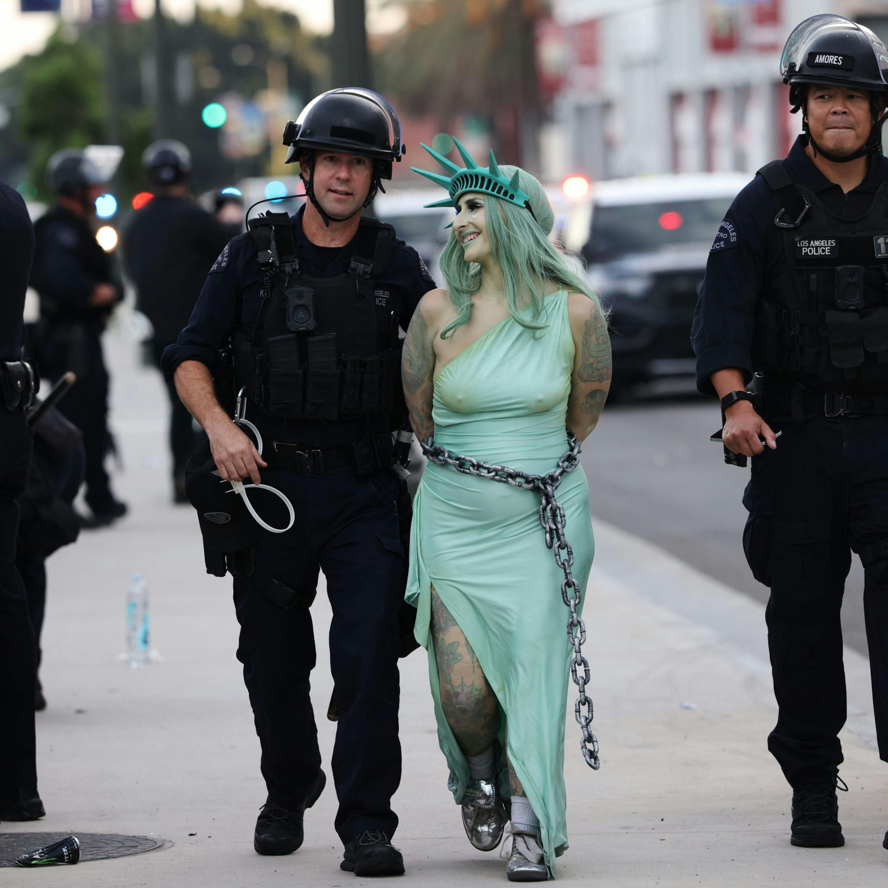 Millions Rally Nationwide in ‘No Kings’ Protests