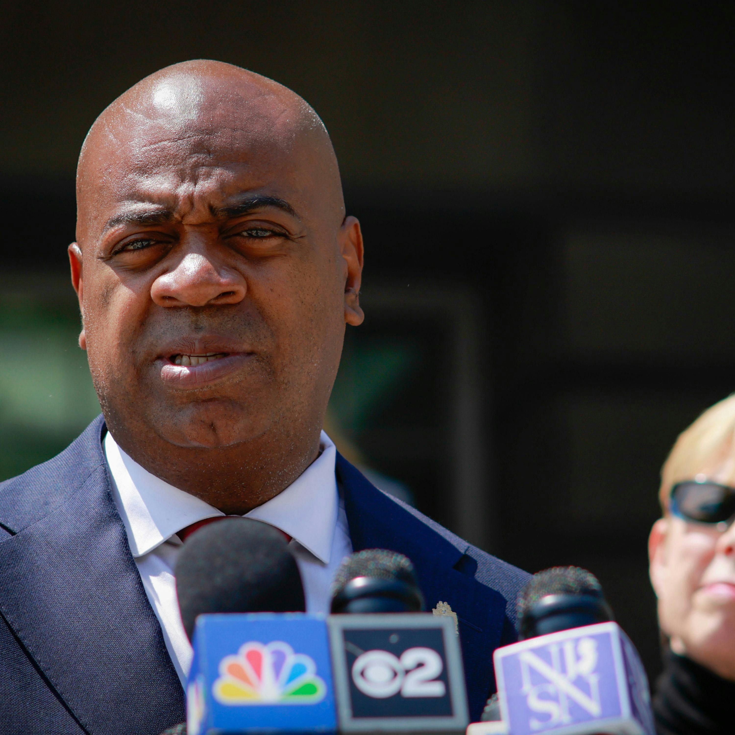 Newark Mayor Sues U.S. Attorney Over Detention Center Arrest