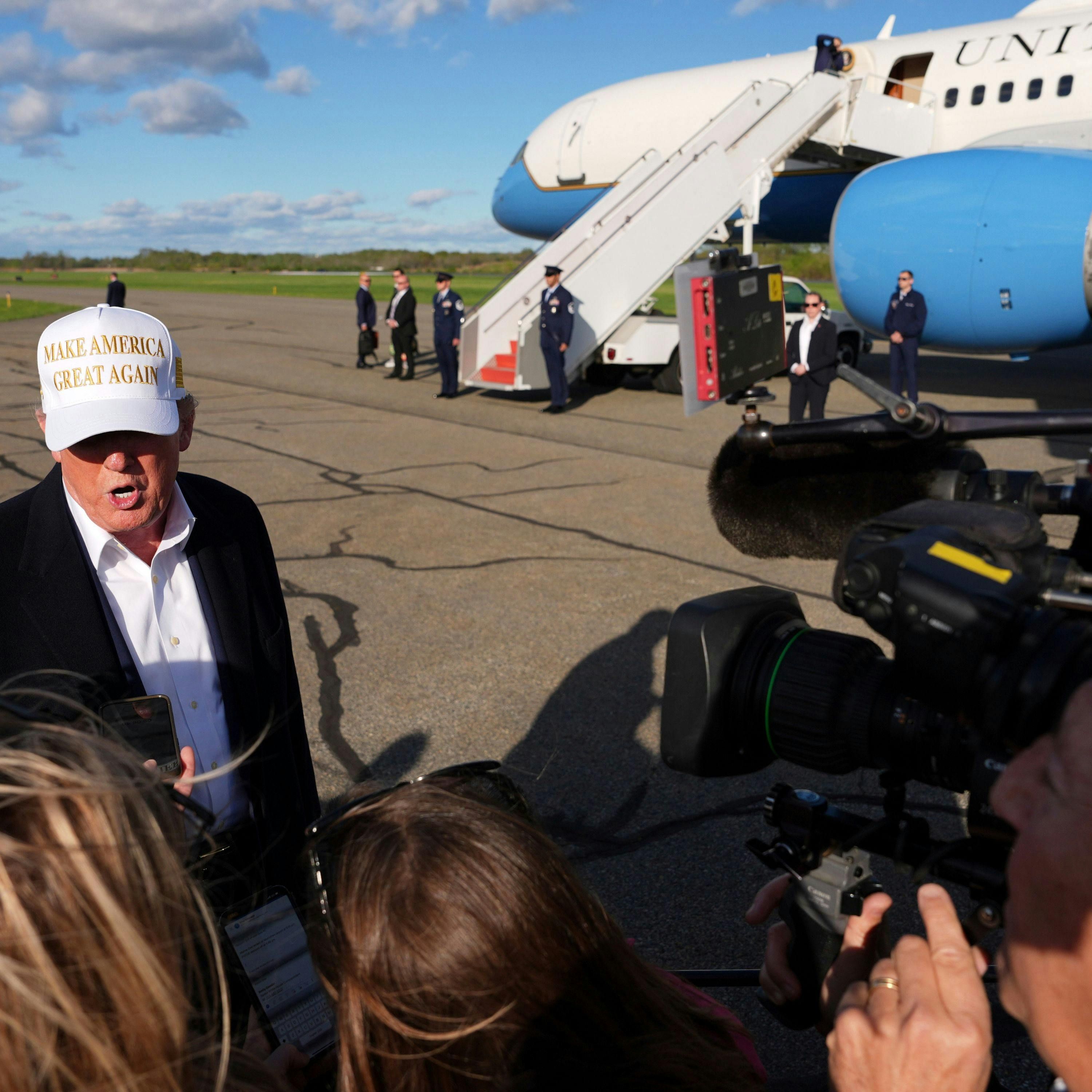 Trump Points Finger at Obama Over Ukraine Crisis