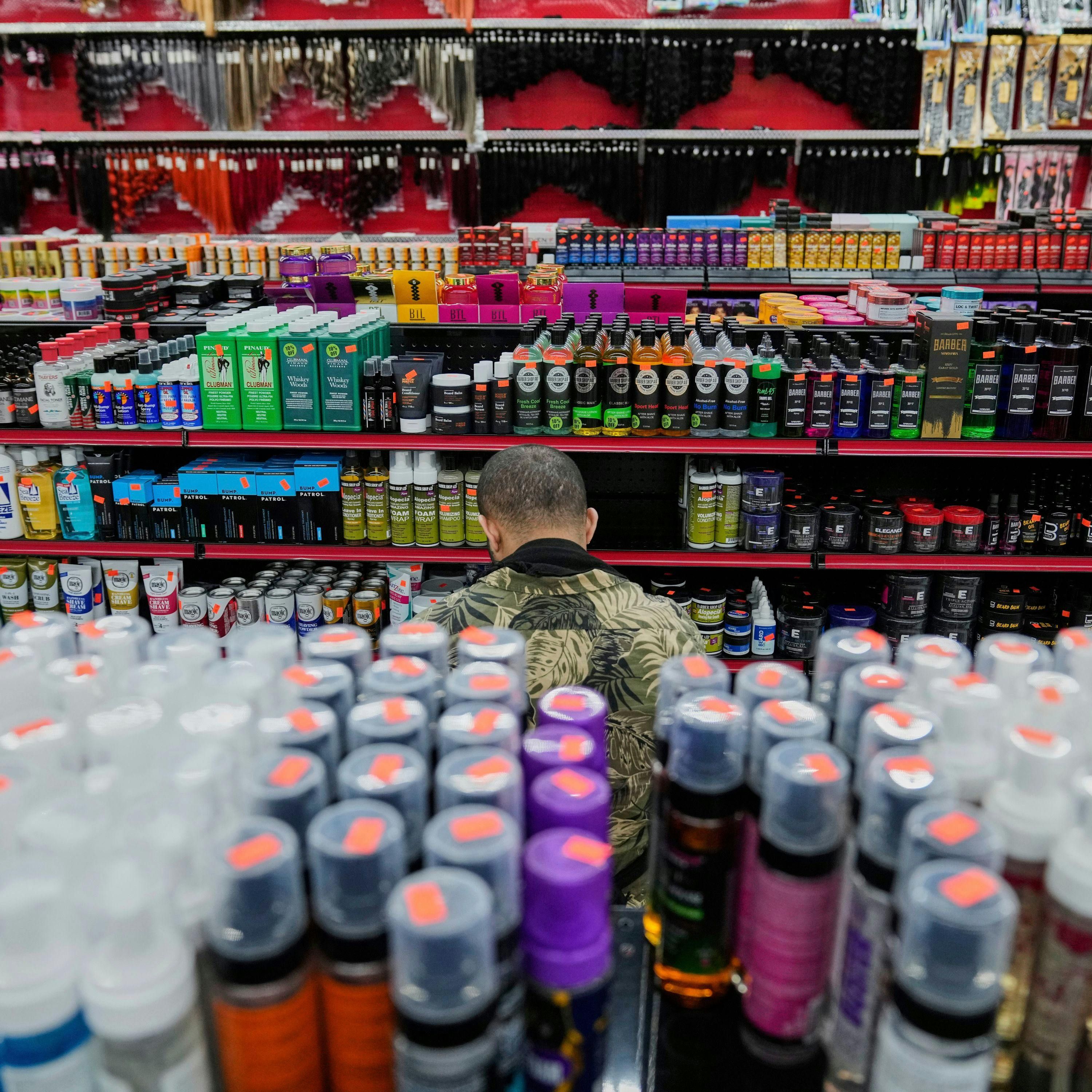 Lawmakers Push Ban on Cancer-Linked Hair Chemicals