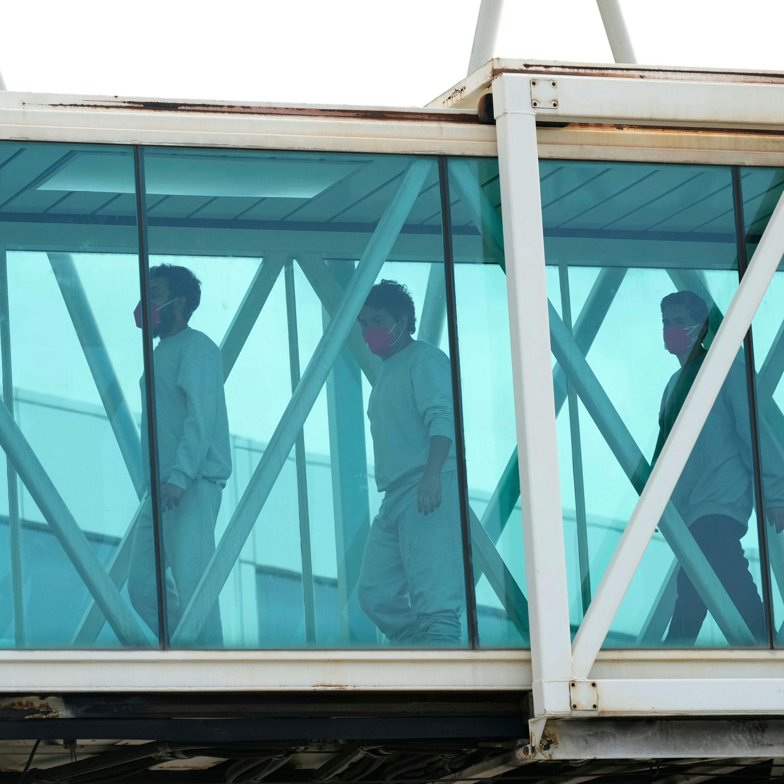 DHS Offers $1,000 to Self-Deport