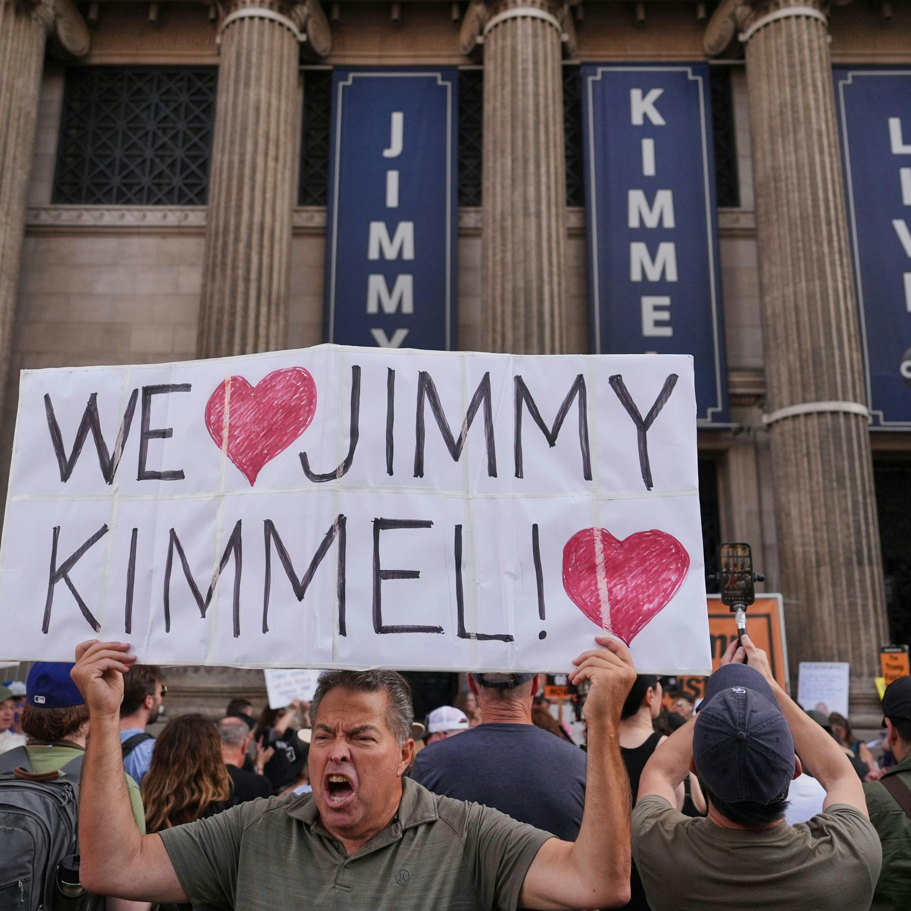 Stars Rally Behind Jimmy Kimmel After ABC Suspension