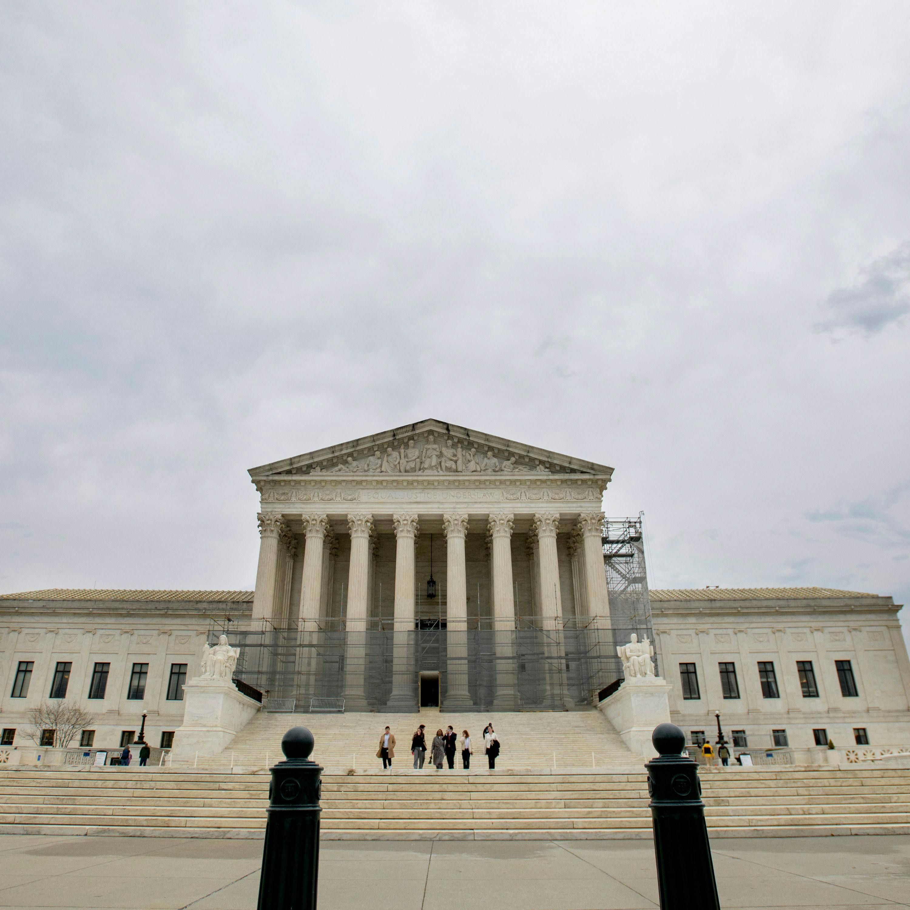 Supreme Court Backs Trump’s Plan to Reshape Federal Workforce