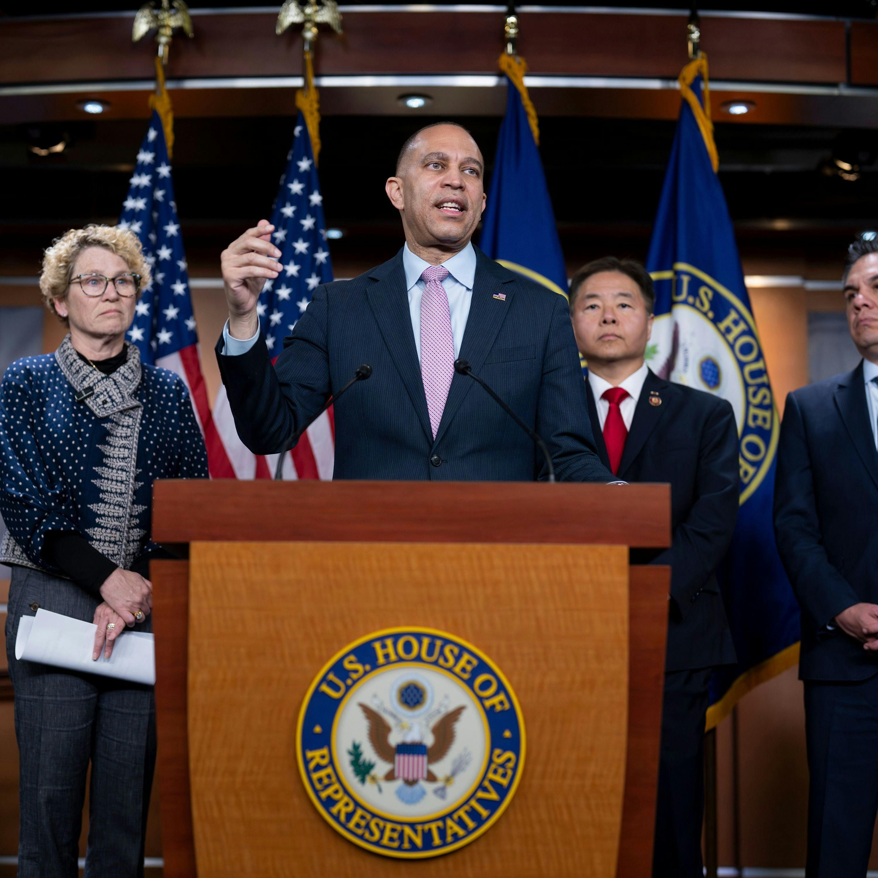 Jeffries Links Rising Costs to Trump Middle East Policy