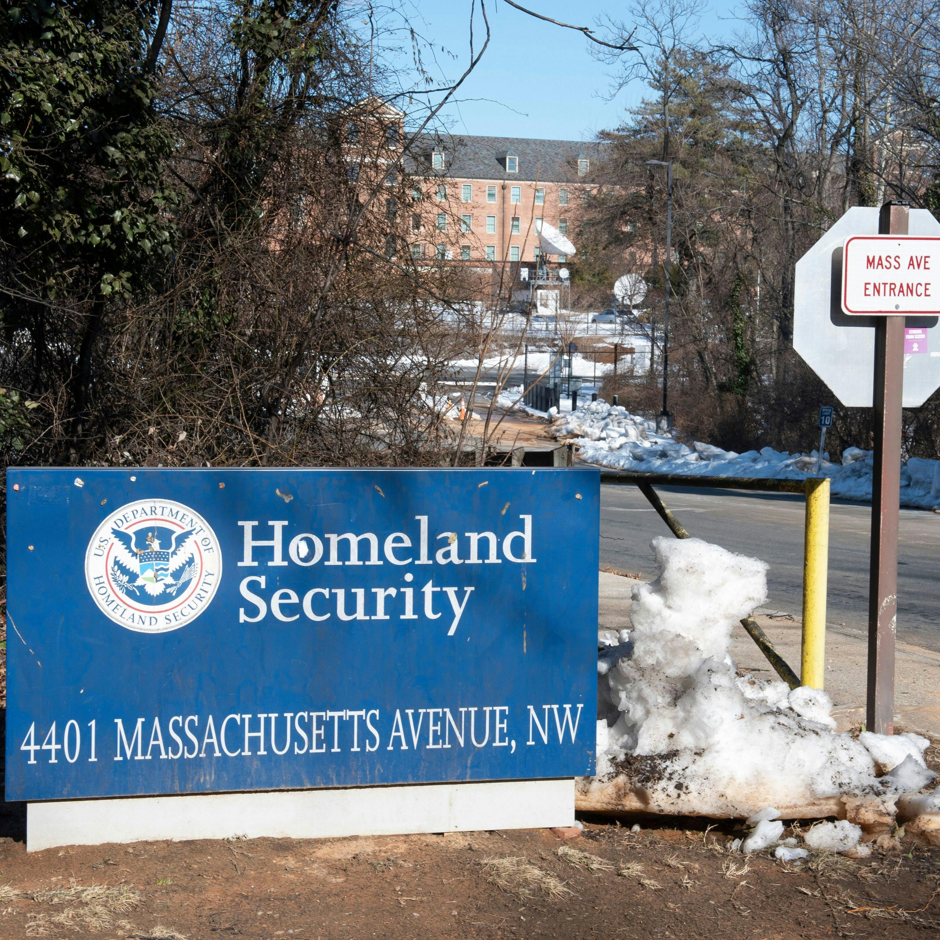 Federal Judge Blocks DHS Detention Notice Policy
