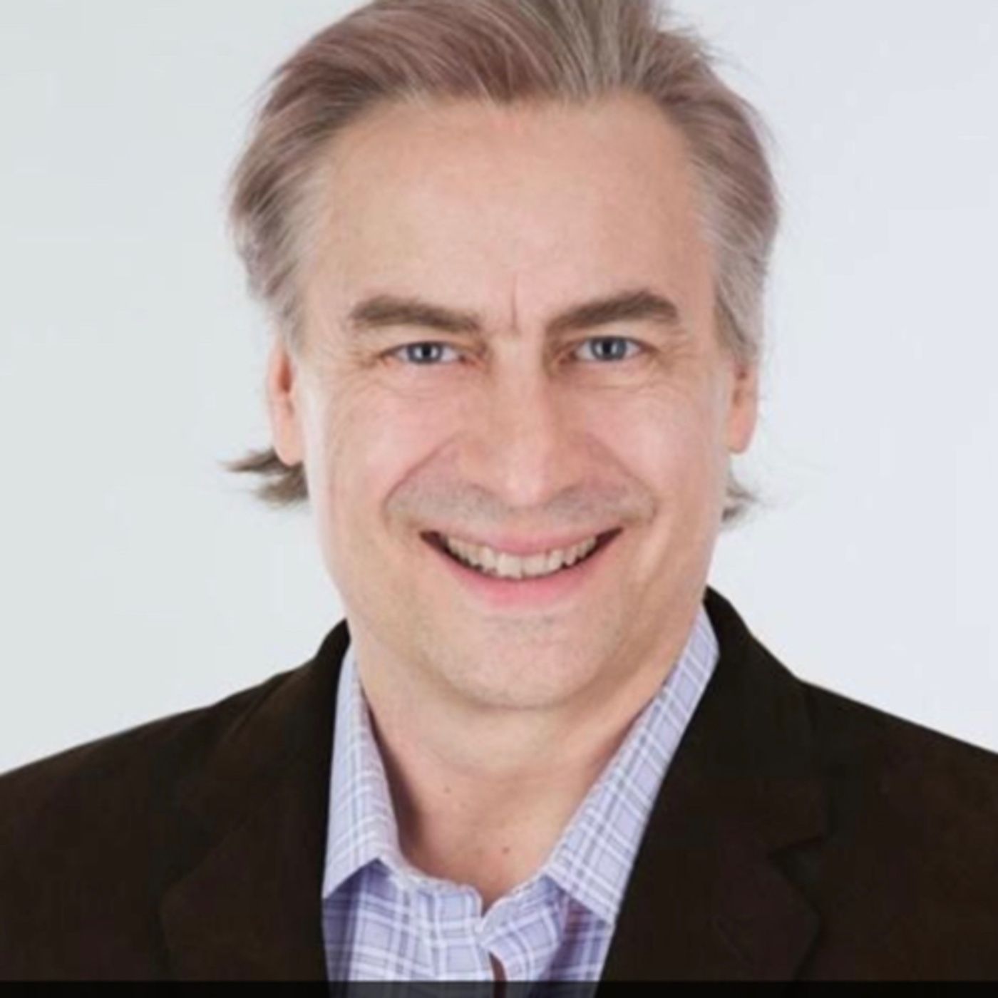Rick DellaRatta is now considered by many to be one of the finest Singer/Pianists