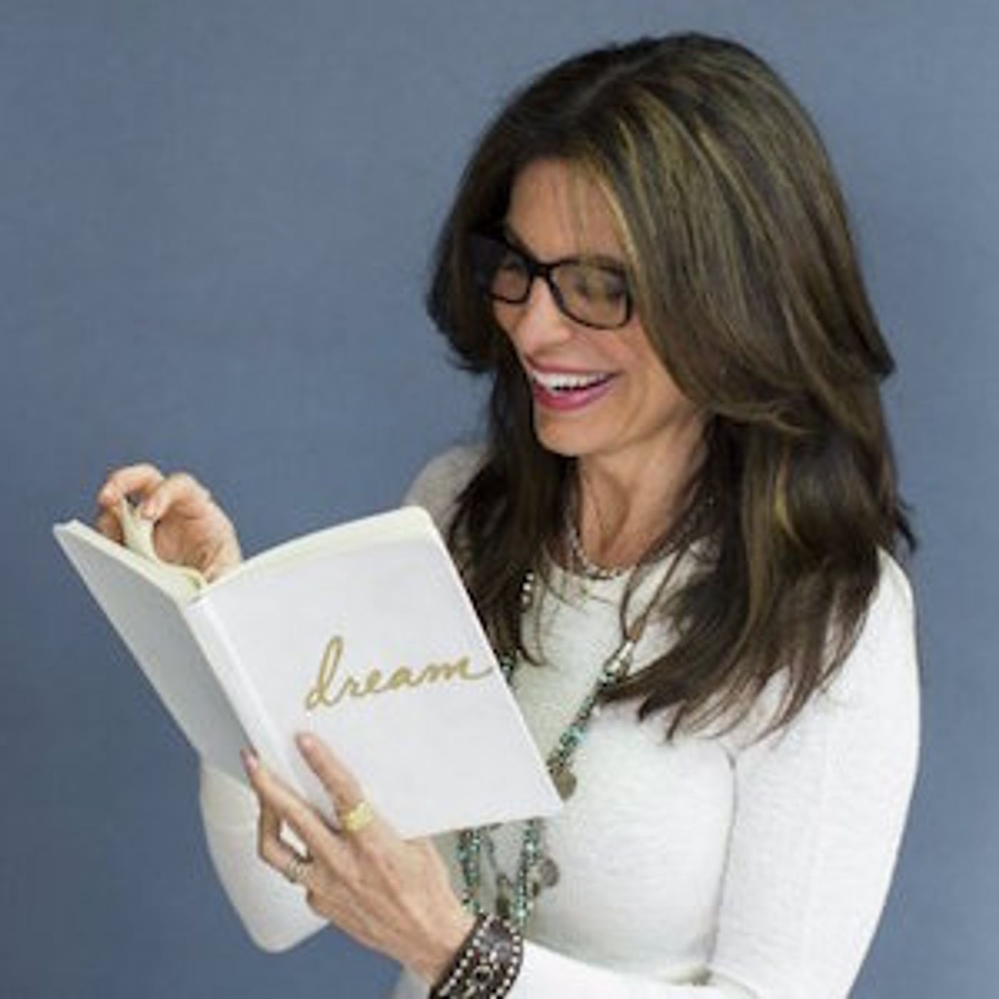 Lisa Bevere: How to Lead without Rival episode artwork