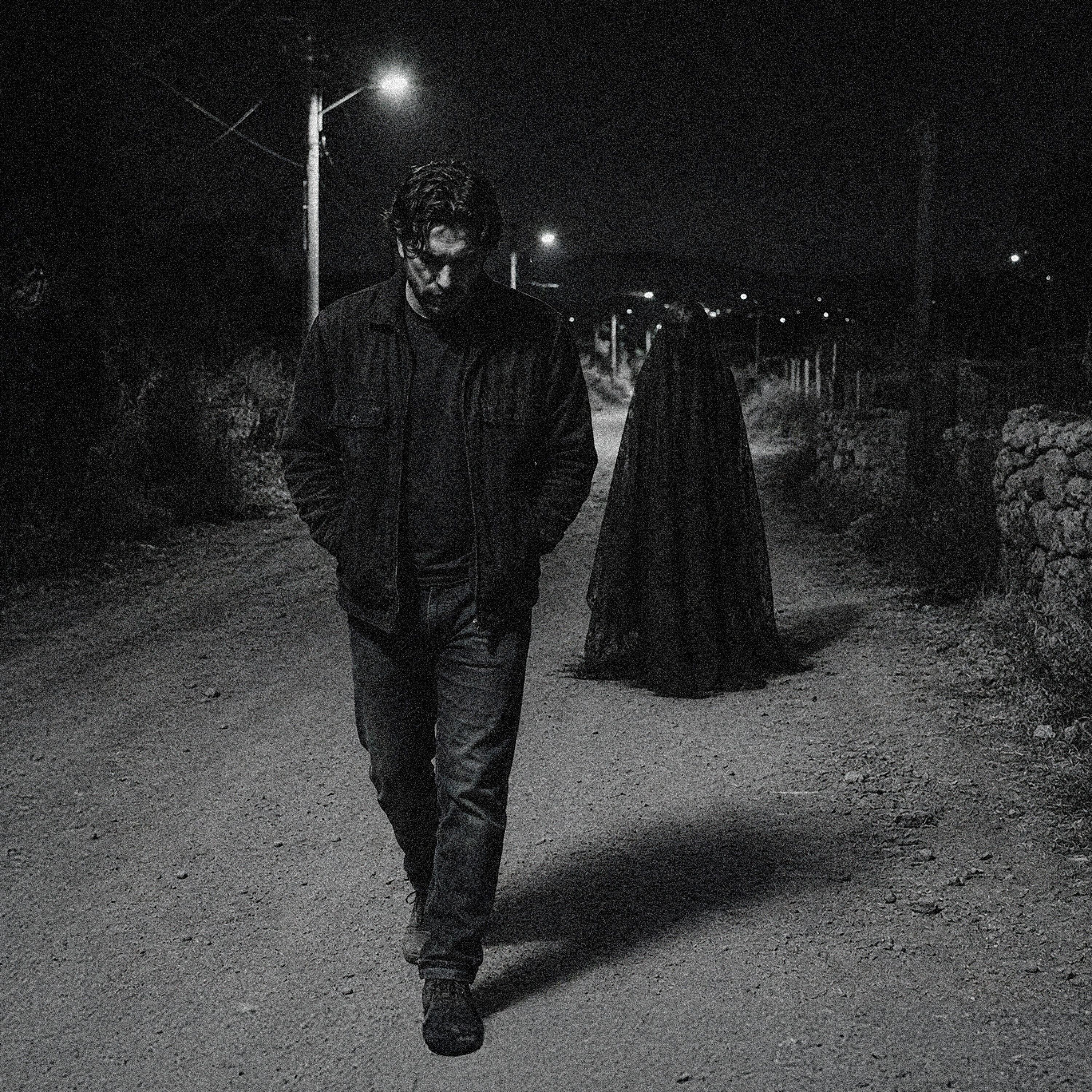 La Muerte ronda a mi Esposo (relatos de la muerte y de sus muertos)