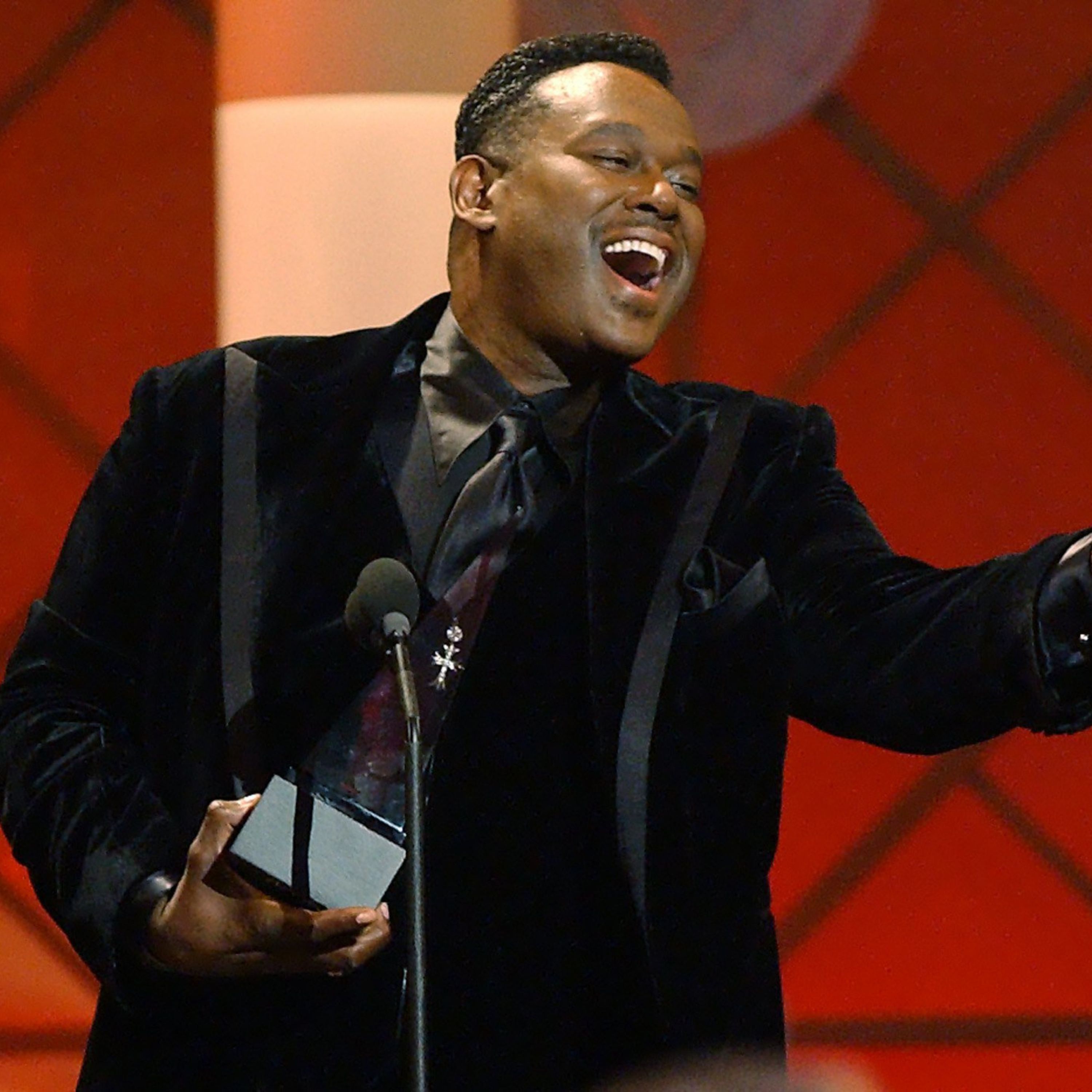 Luther Vandross Remembered on His 75th Birthday