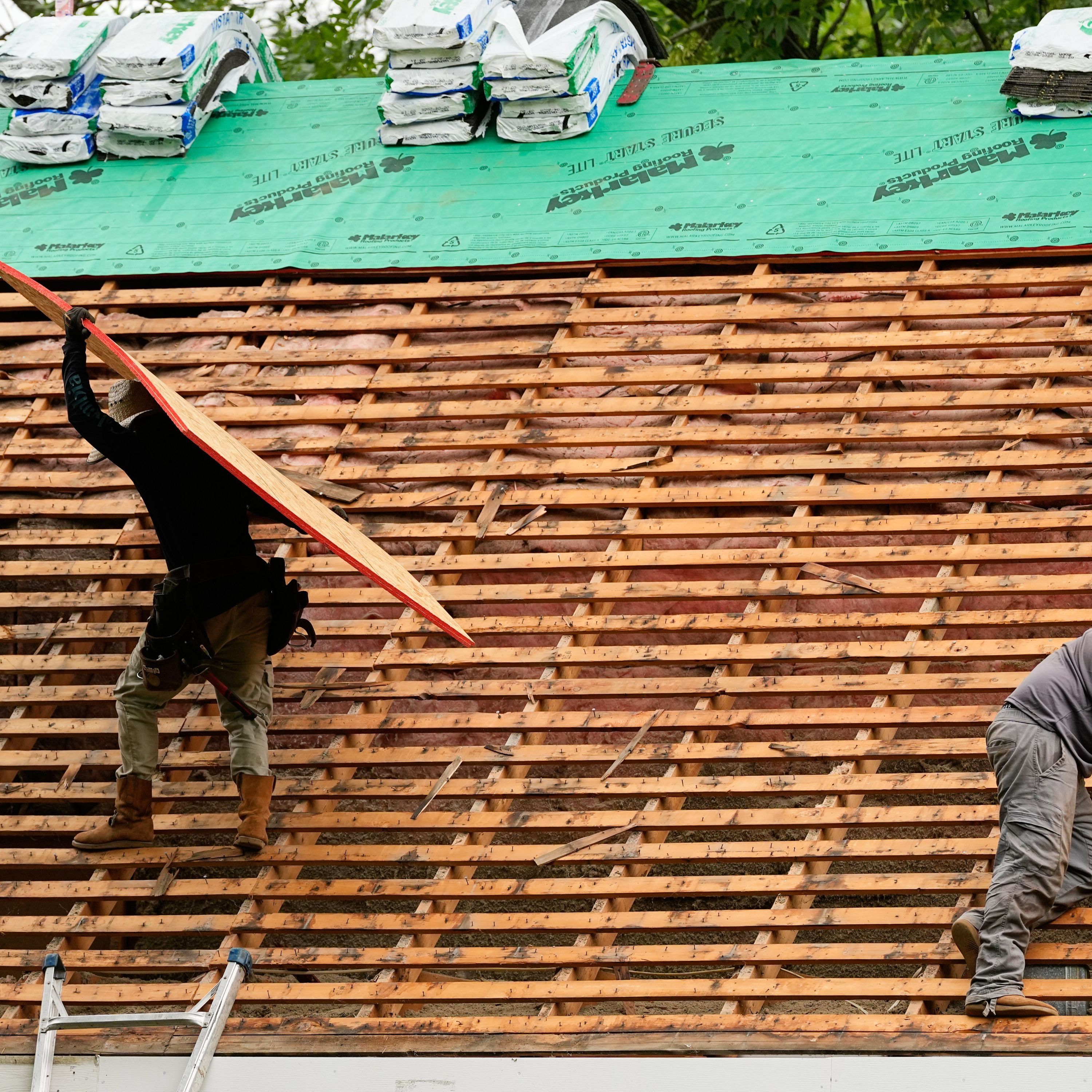 Construction Costs Rise Again as Inflation Pressures Builders episode artwork
