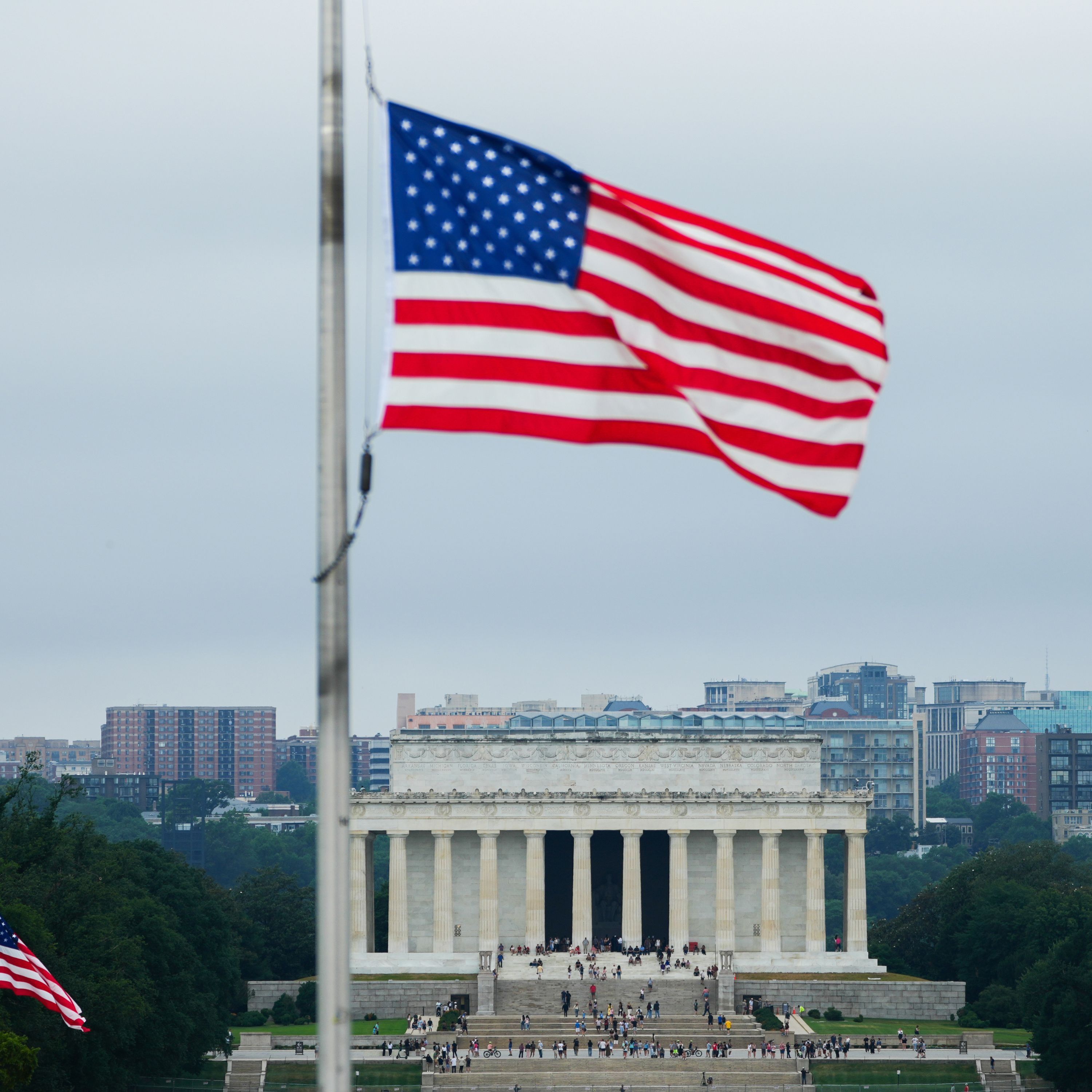 Poll Finds Americans Losing Faith in Capitalism, American Dream