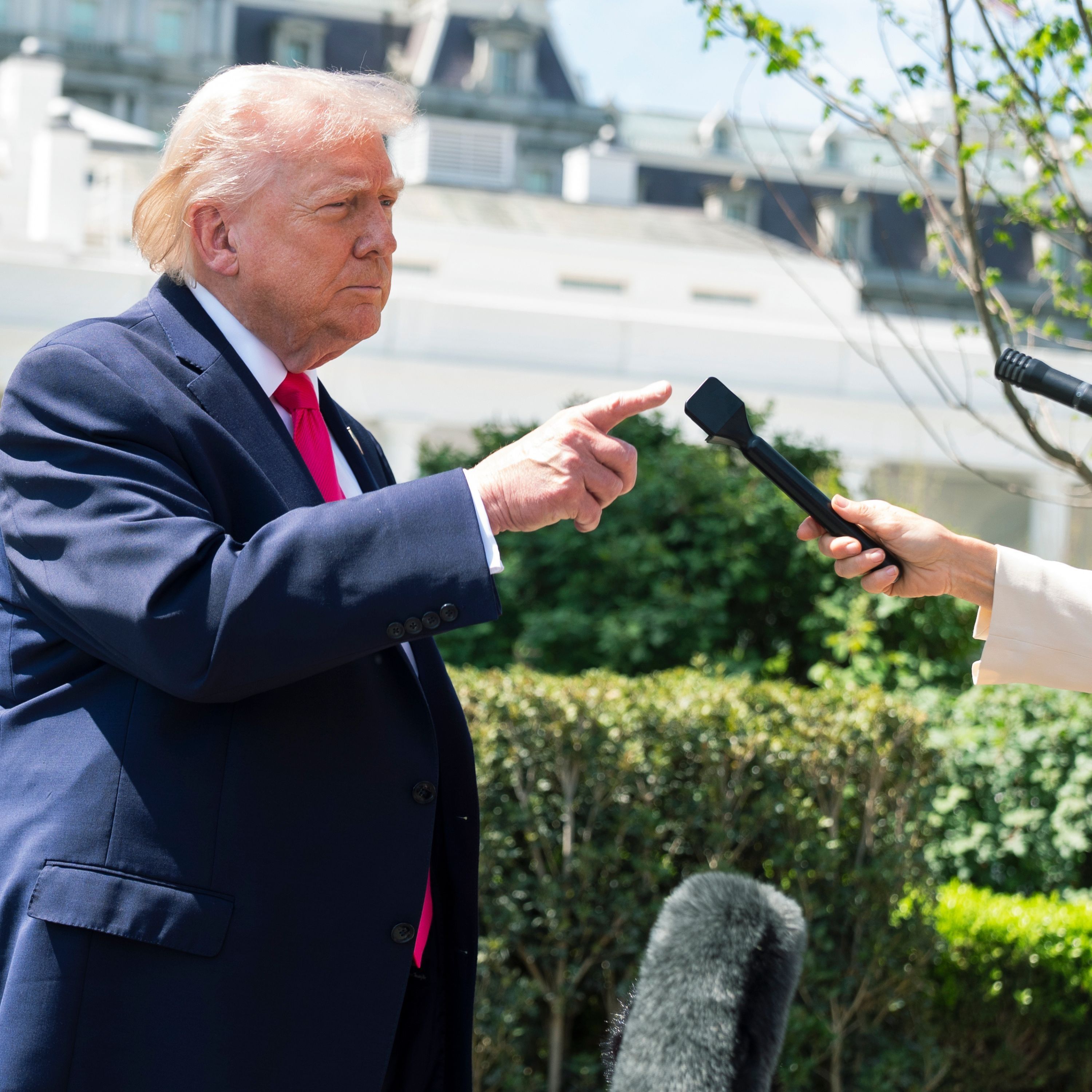 Trump’s Nevada Visit Highlights Gap Between Refunds and Rising Costs