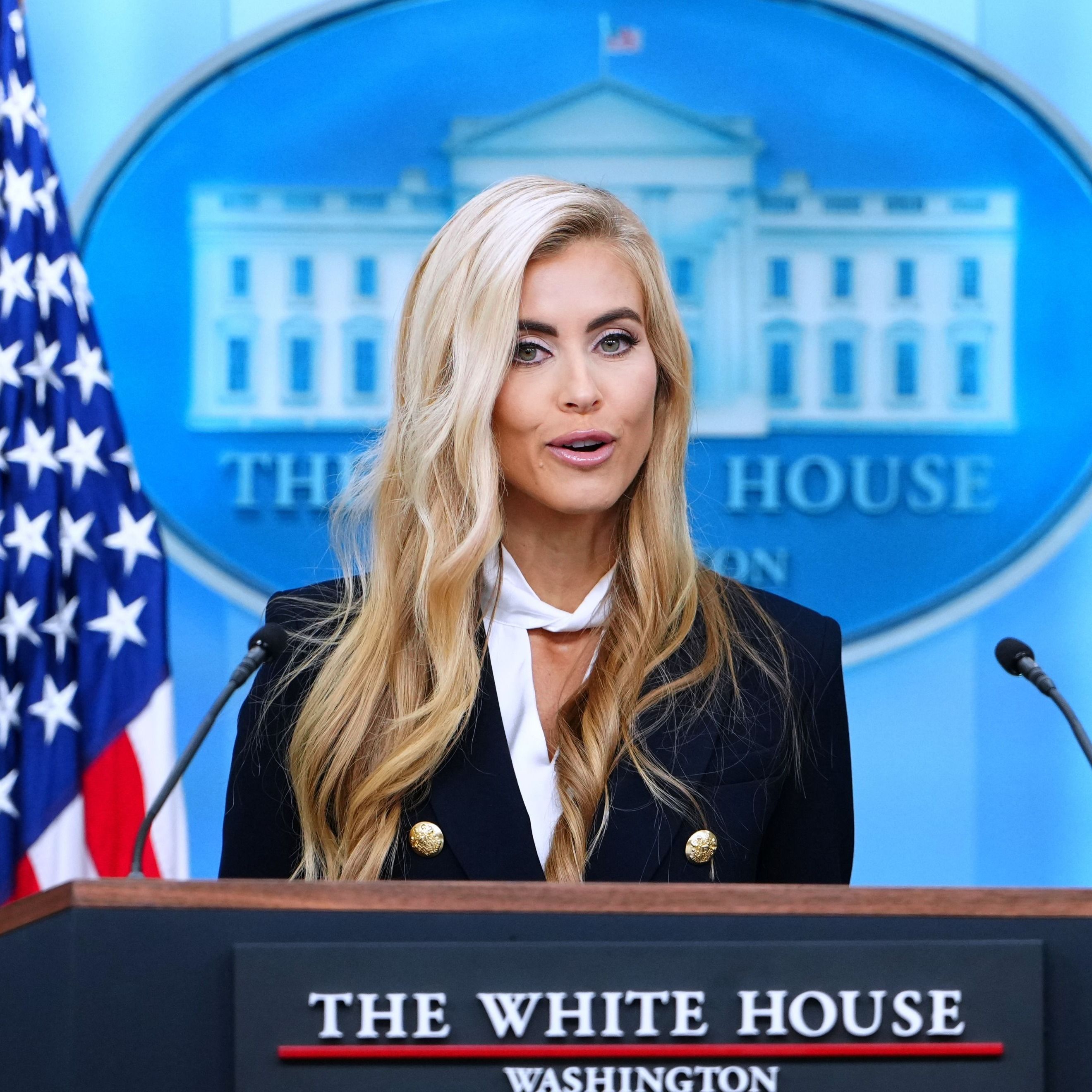 New White House Press Secretary's Debut Lasts Just 14 Minutes episode artwork