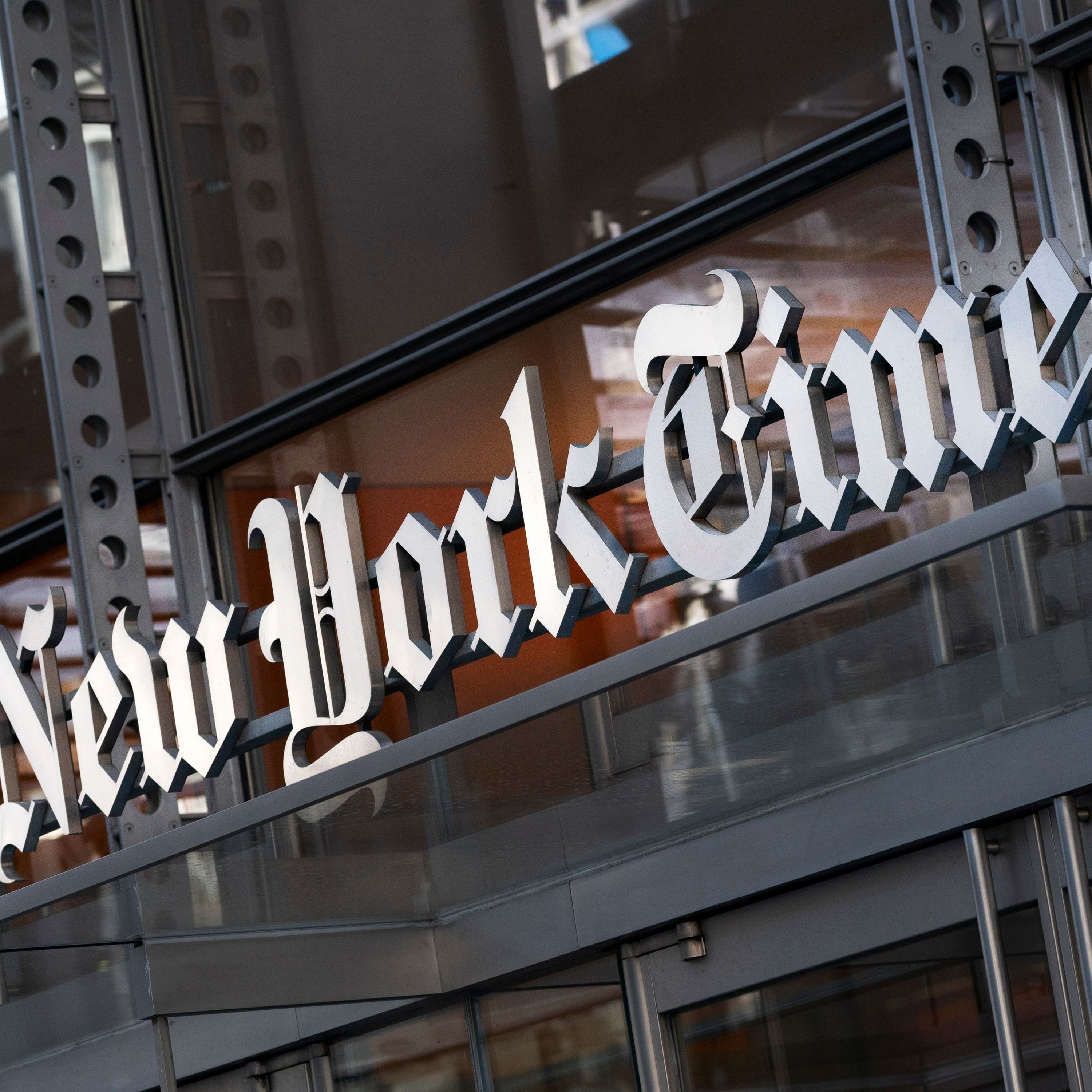 Veteran New York Times Journalist Ronald Smothers Dies