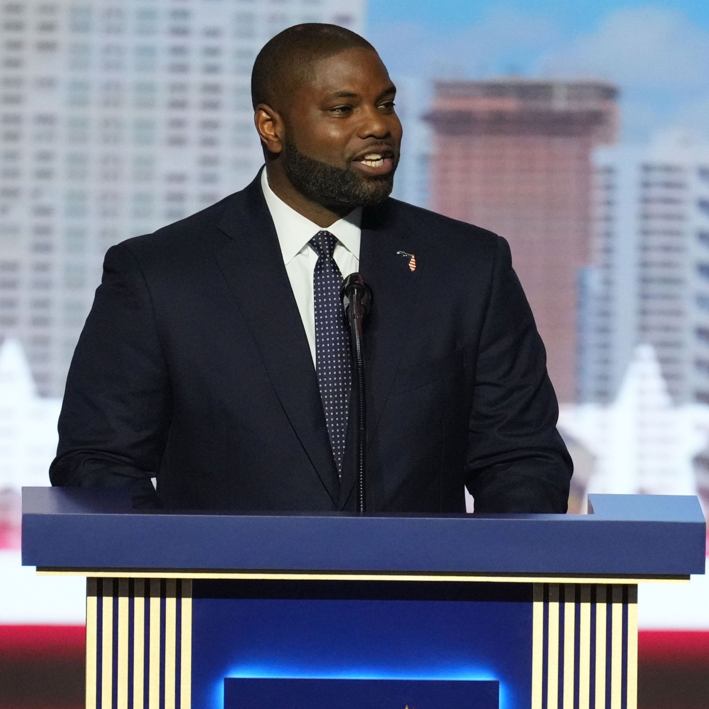 Byron Donalds Removes Trump References as Florida Race Tightens