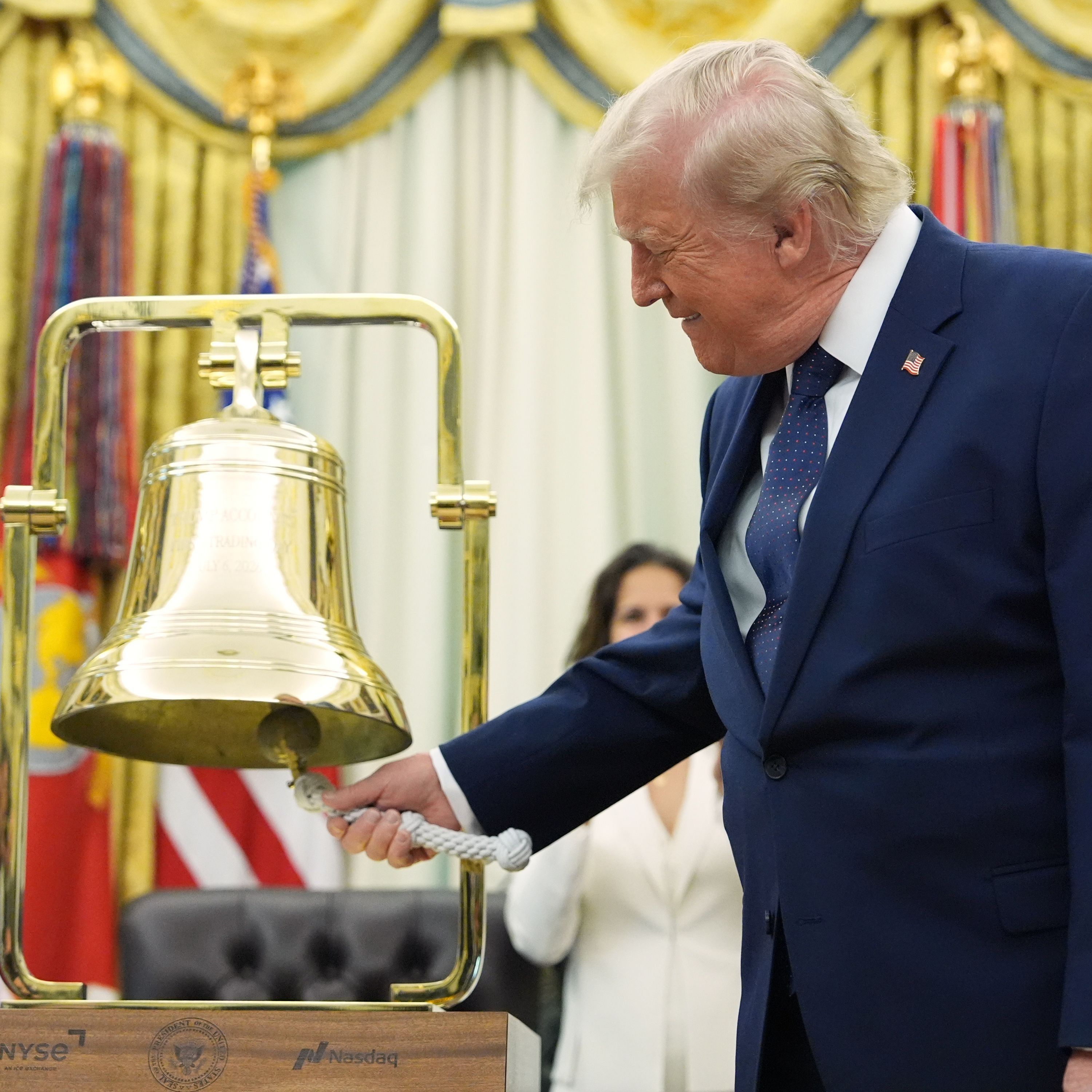 Trump's Financial Disclosure Reveals Billion-Dollar Crypto Earnings